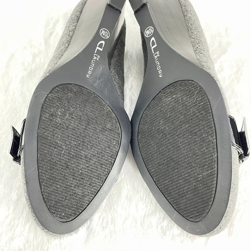 NEW! CL by LAUNDRY gray fabric wedge w/ black patent accent on toe cap SZ 10 - Picture 12 of 12
